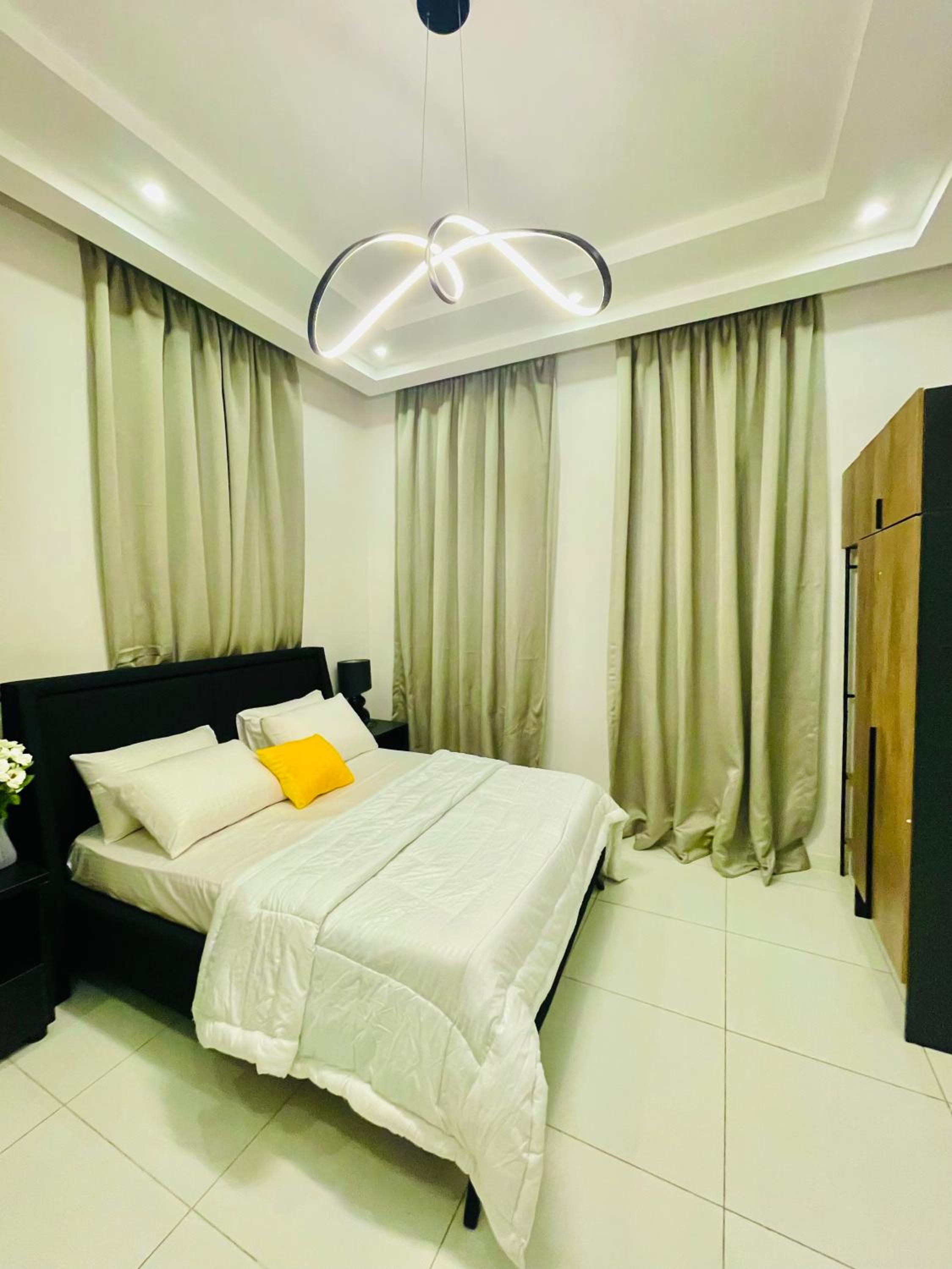 Kentia Apartment