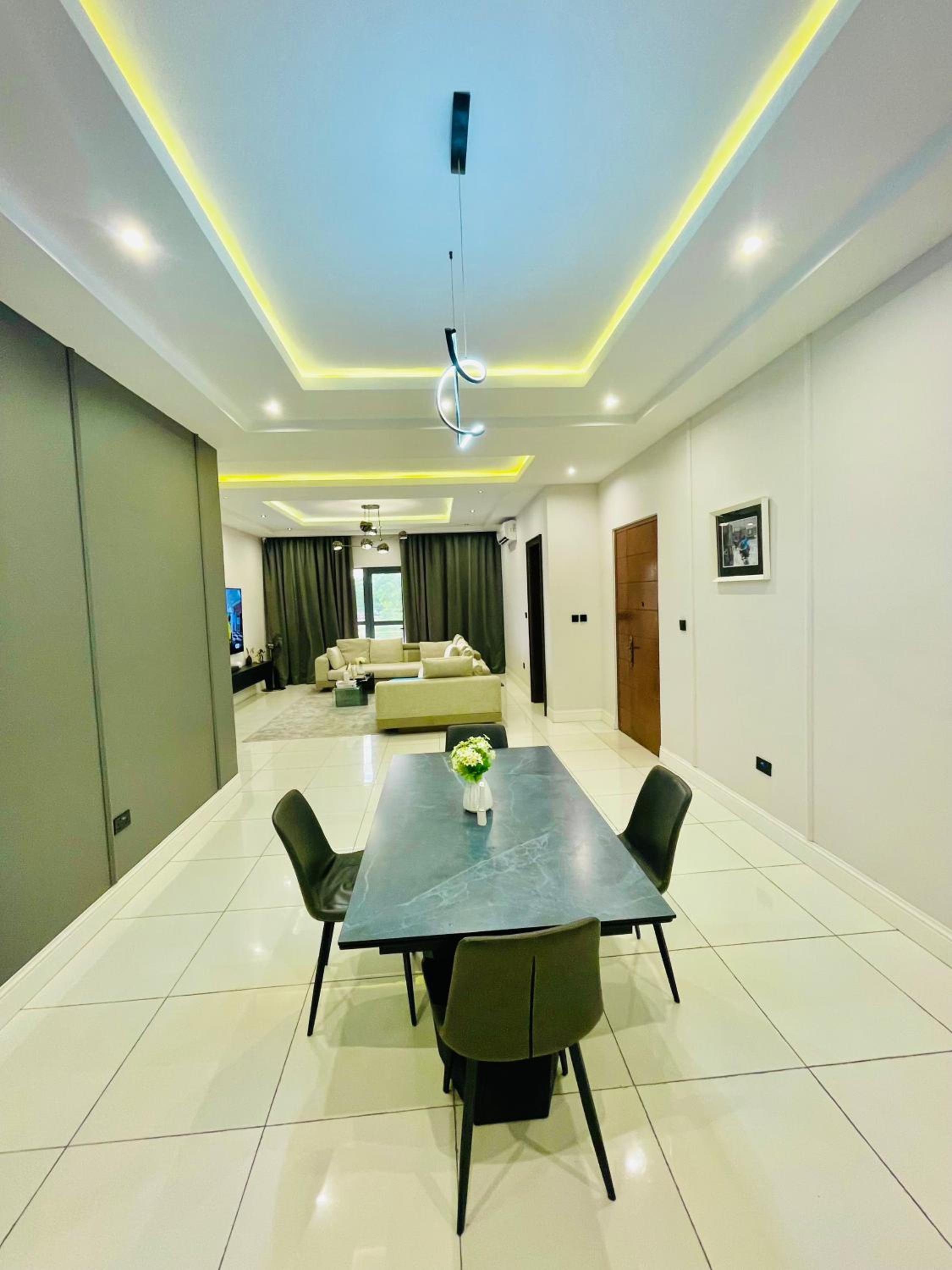 Kentia Apartment