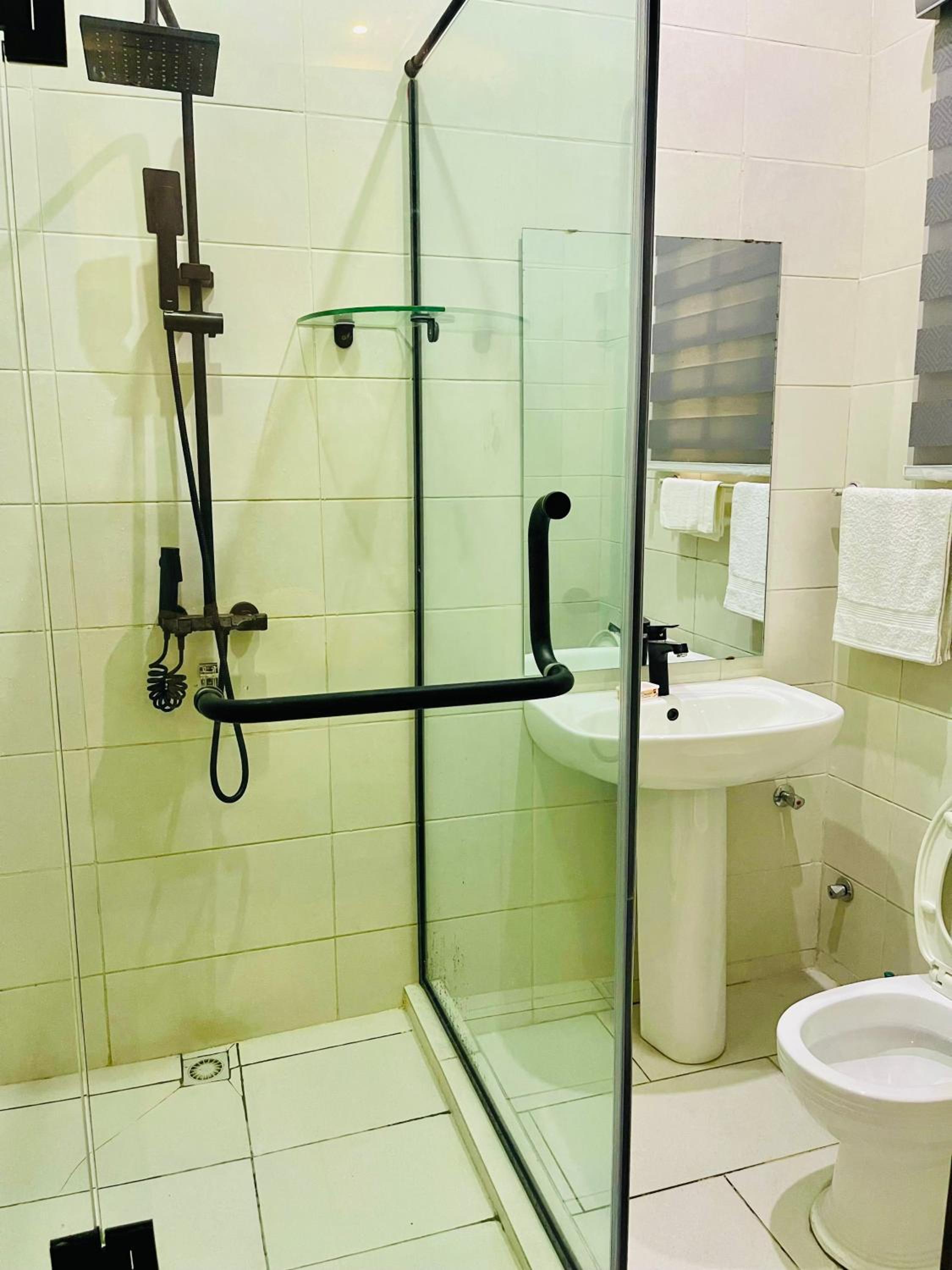 Kentia Apartment