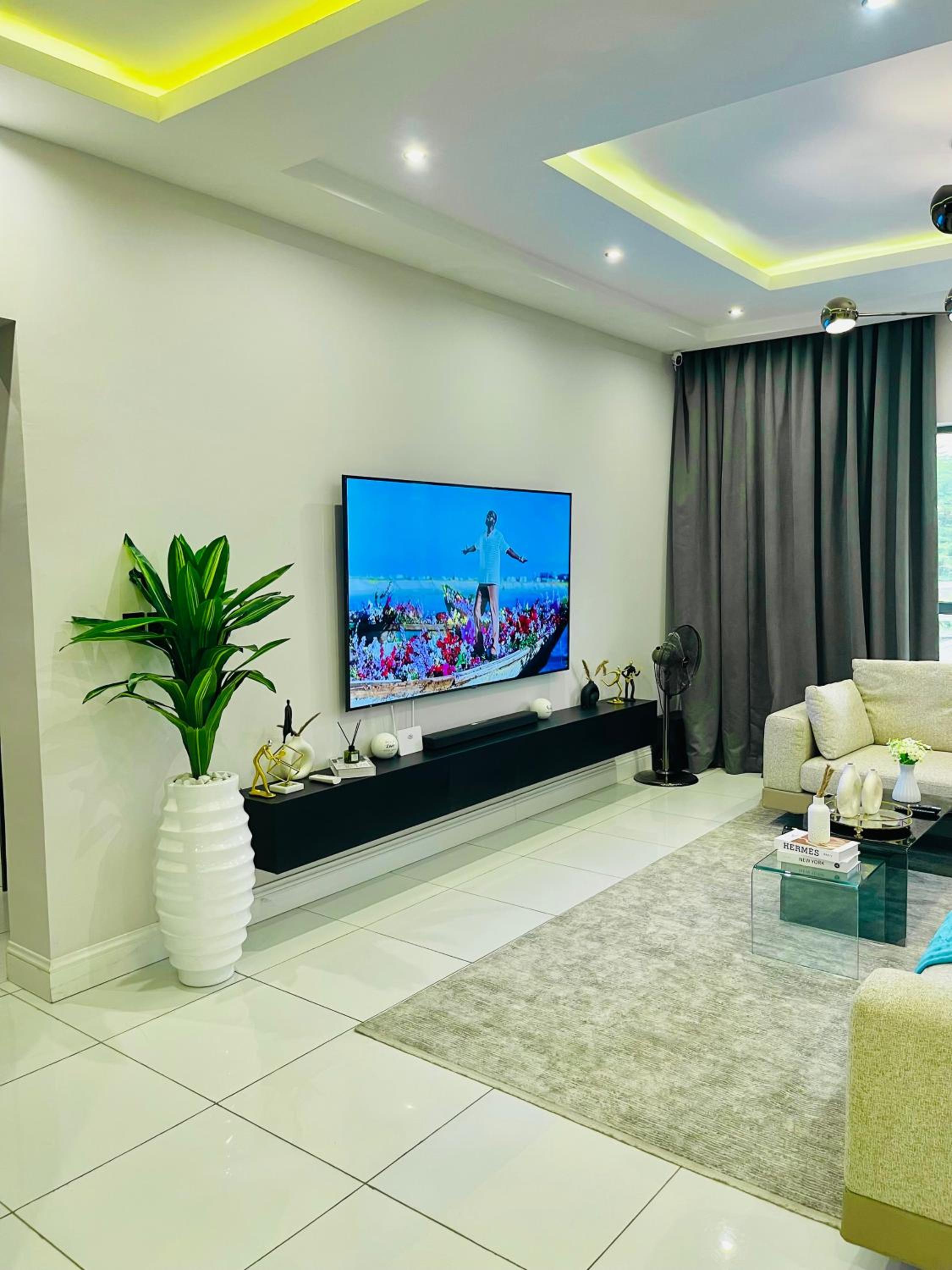 Kentia Apartment