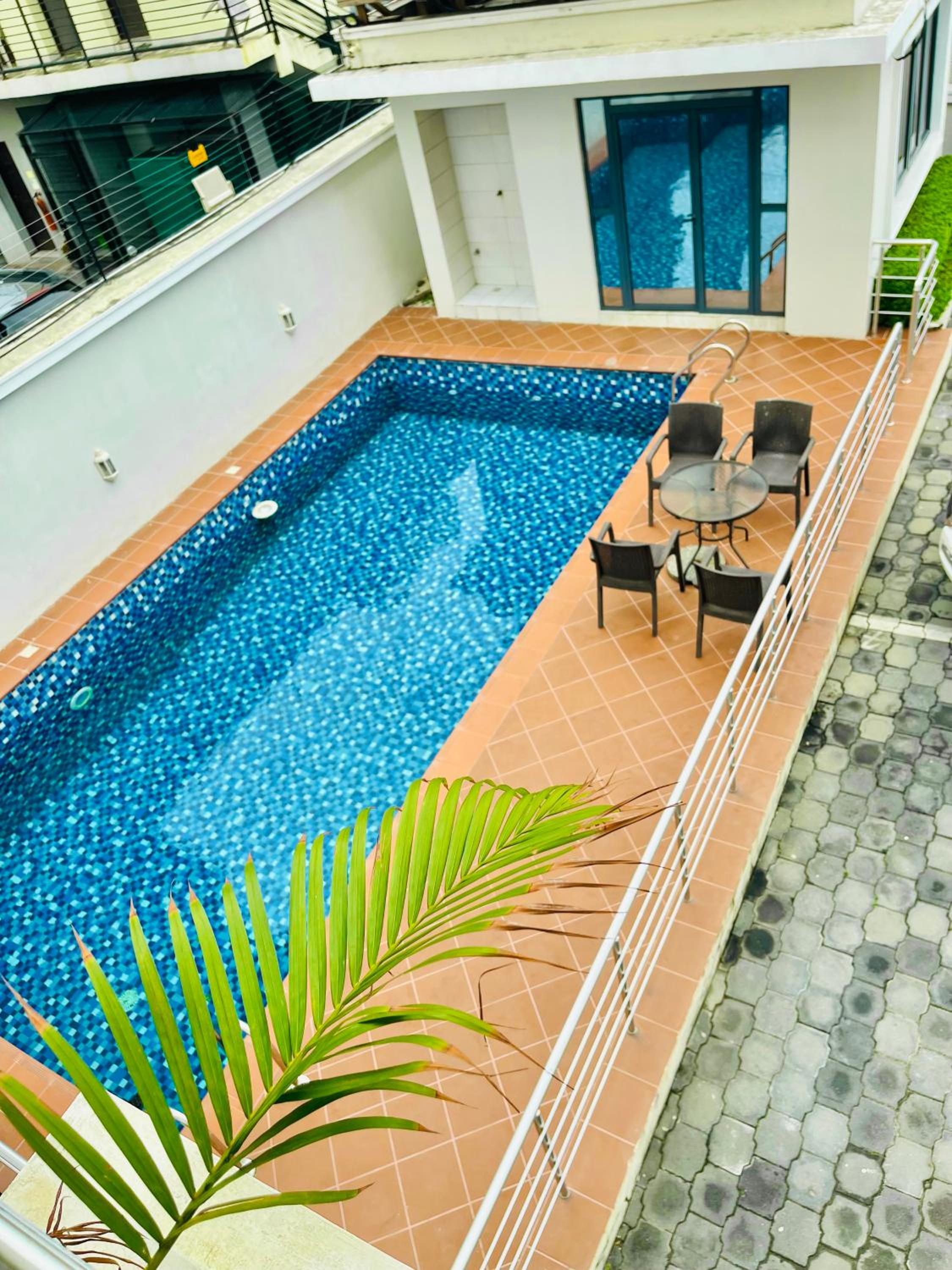 Kentia Apartment