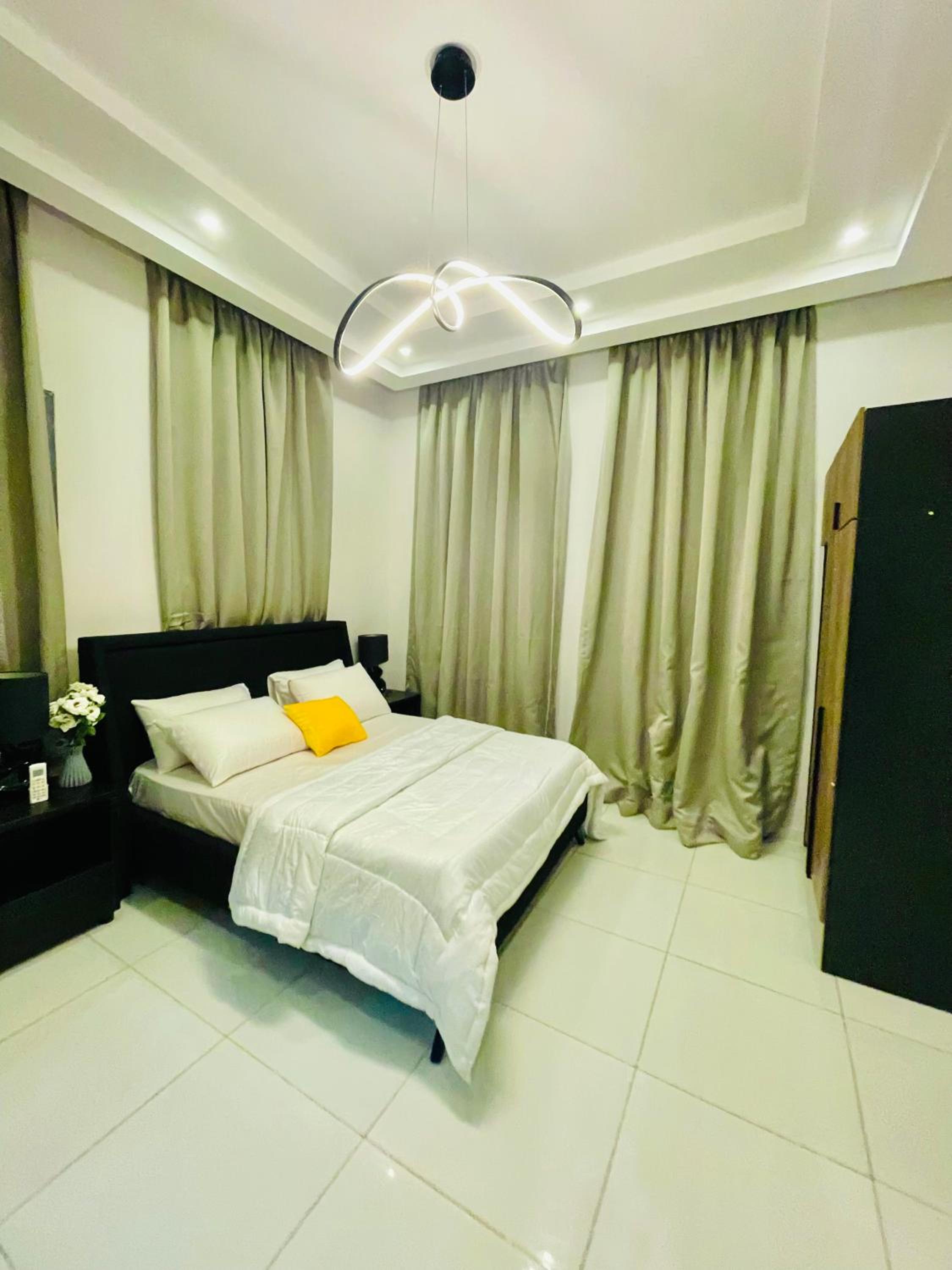 Kentia Apartment
