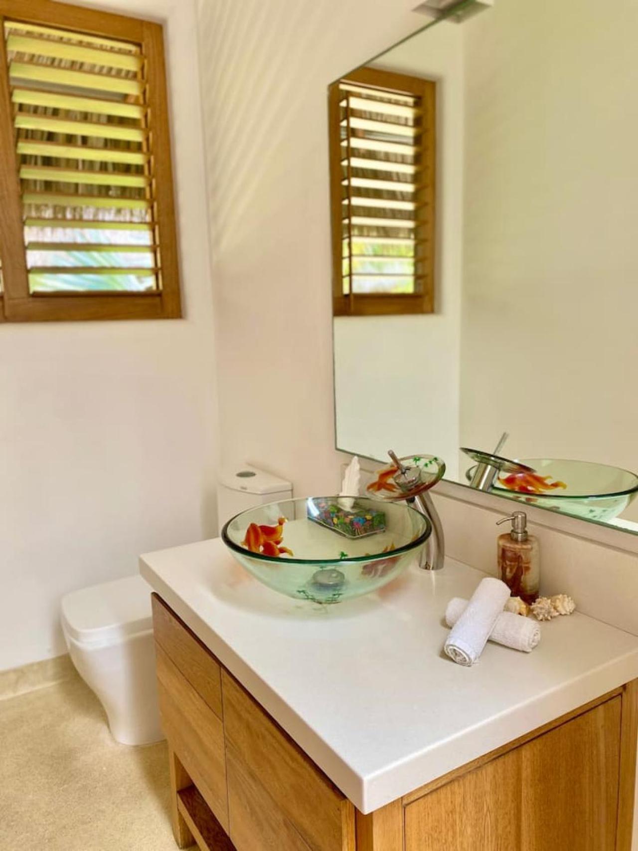 Casa Mona - Beachfront Luxury Villa - Verified Listing view 4