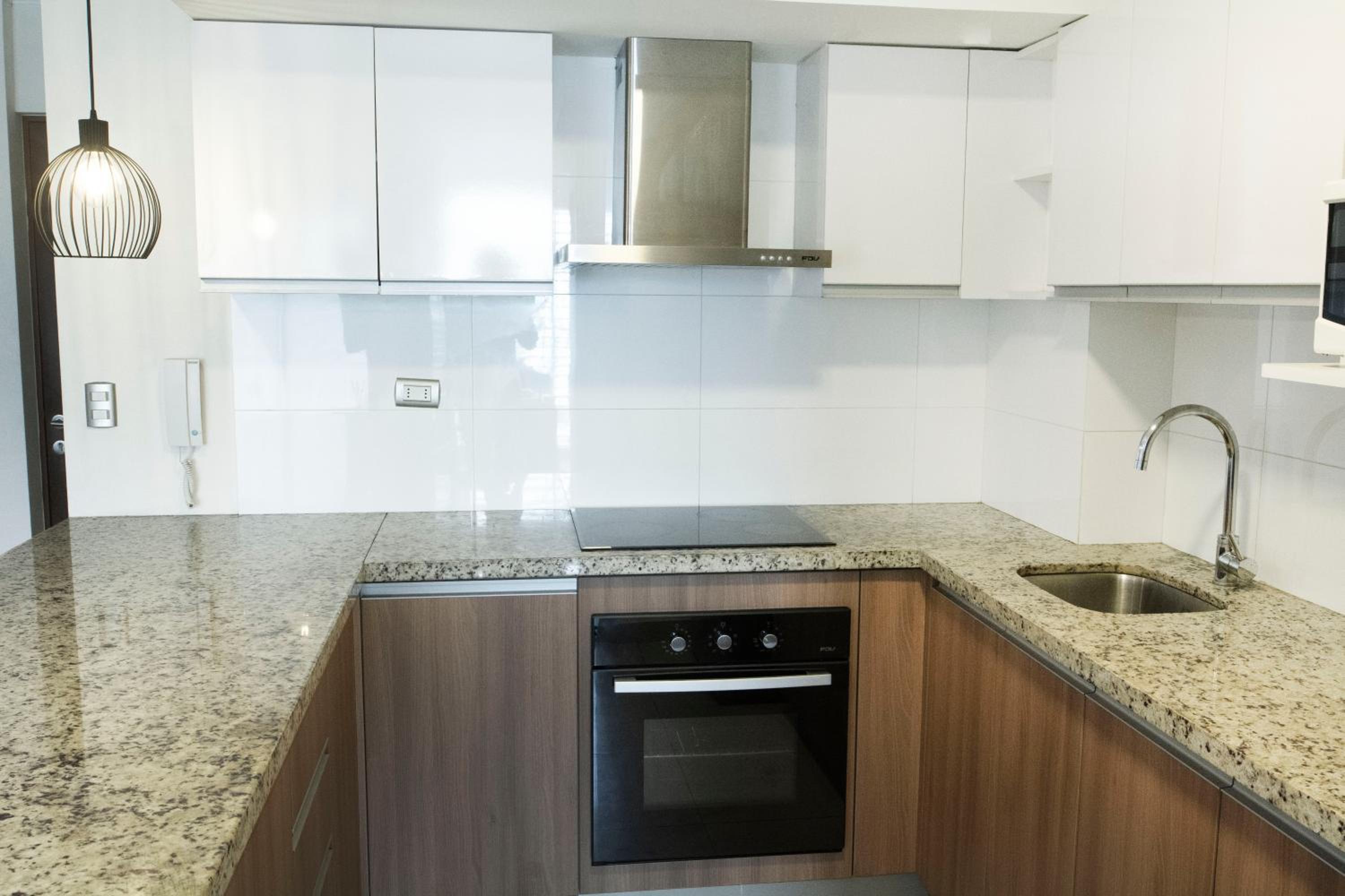 Comfort and Space 3bed 2half bath centric location view 5