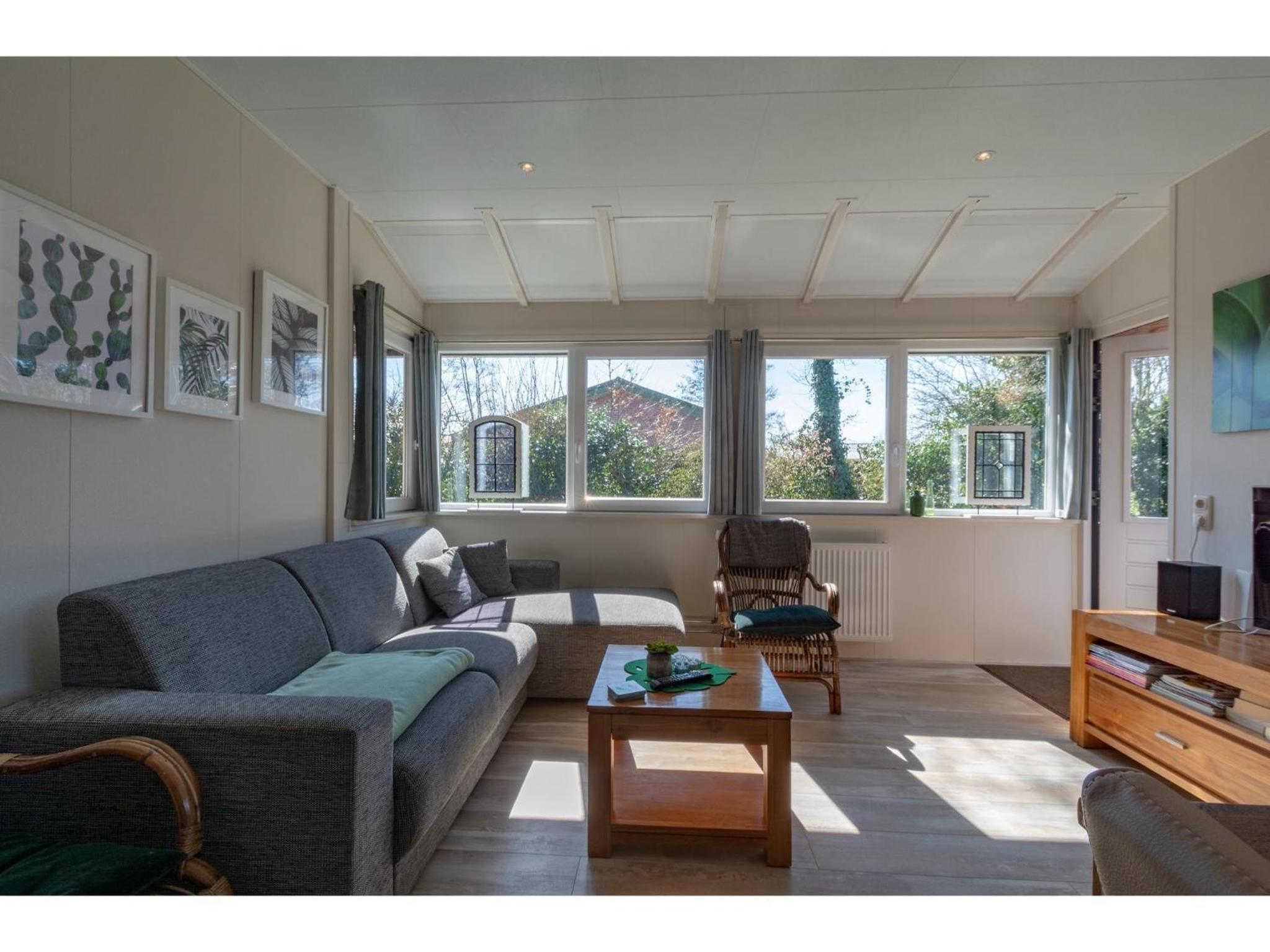 Bungalow in Sint Maartenszee near Beach view 3