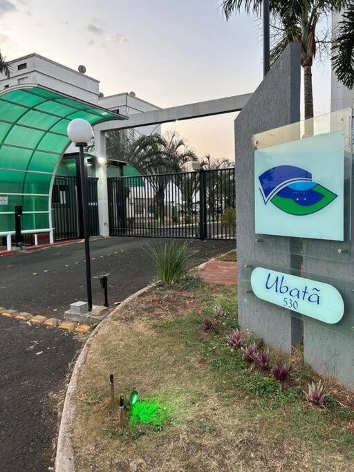 Apto térreo 10 min Uberlândia Shopping c ar condicionado, com garagem