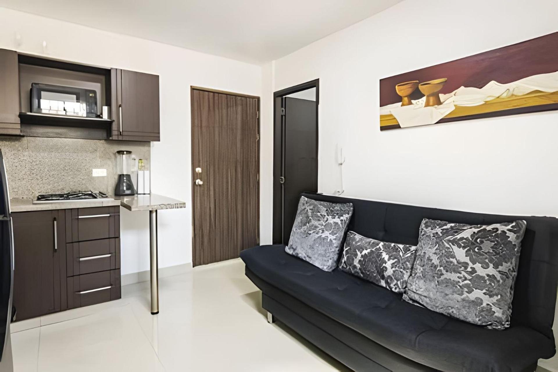 ED SANTO TOMAS LAURELES MEDELLIN