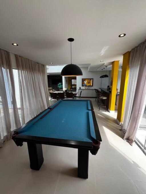 Casa Alto Padrão com Piscina