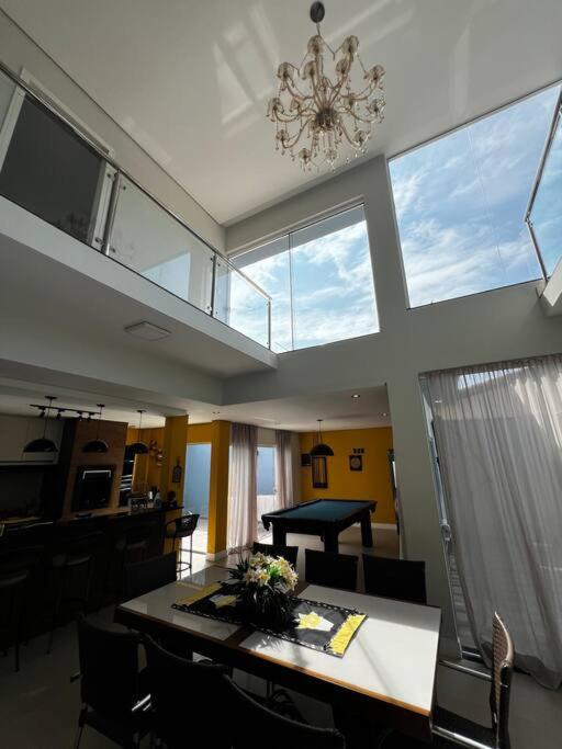 Casa Alto Padrão com Piscina