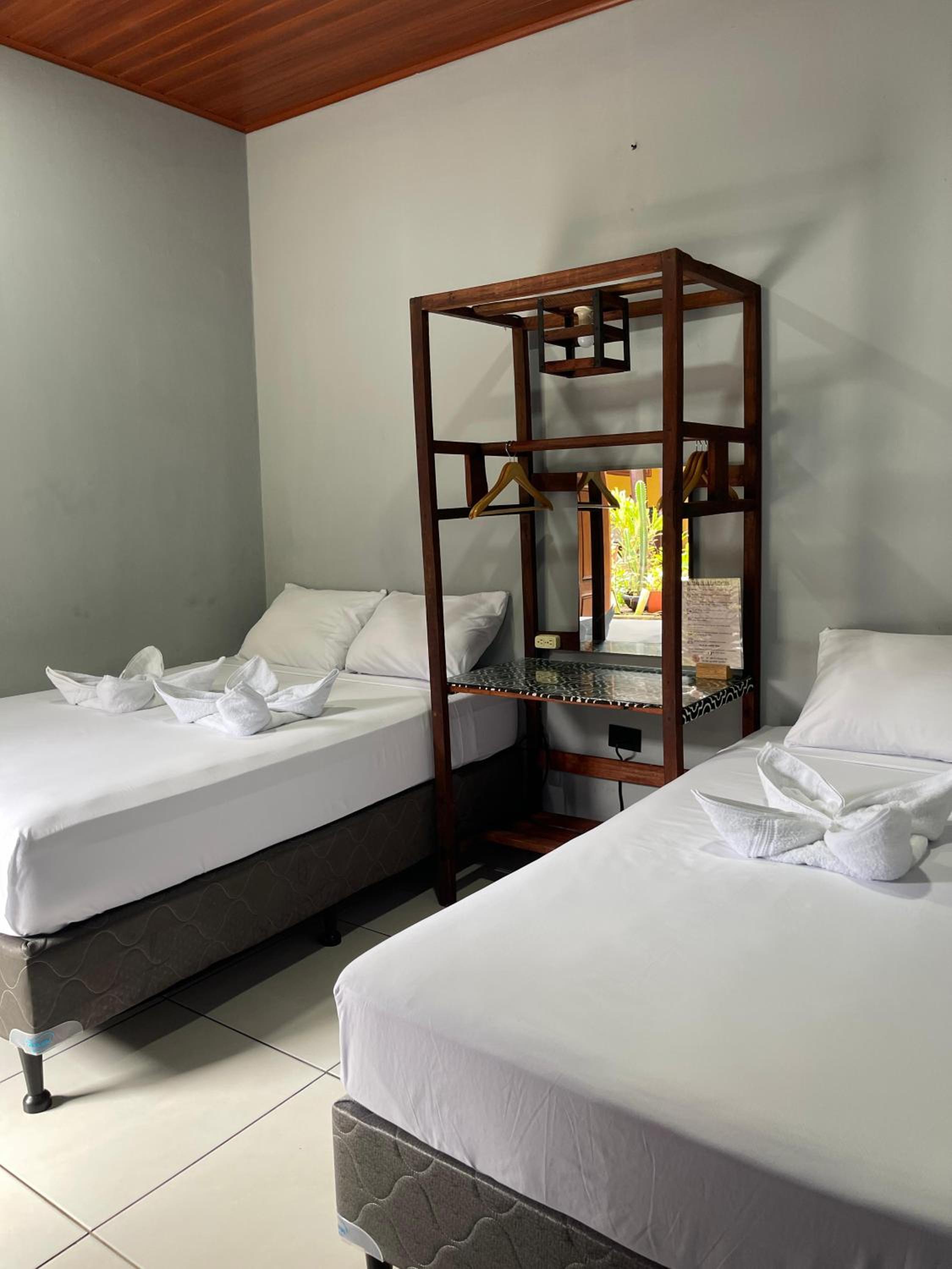 Madroño Hostel