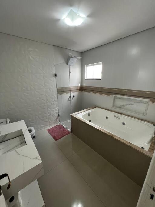 Casa Alto Padrão com Piscina