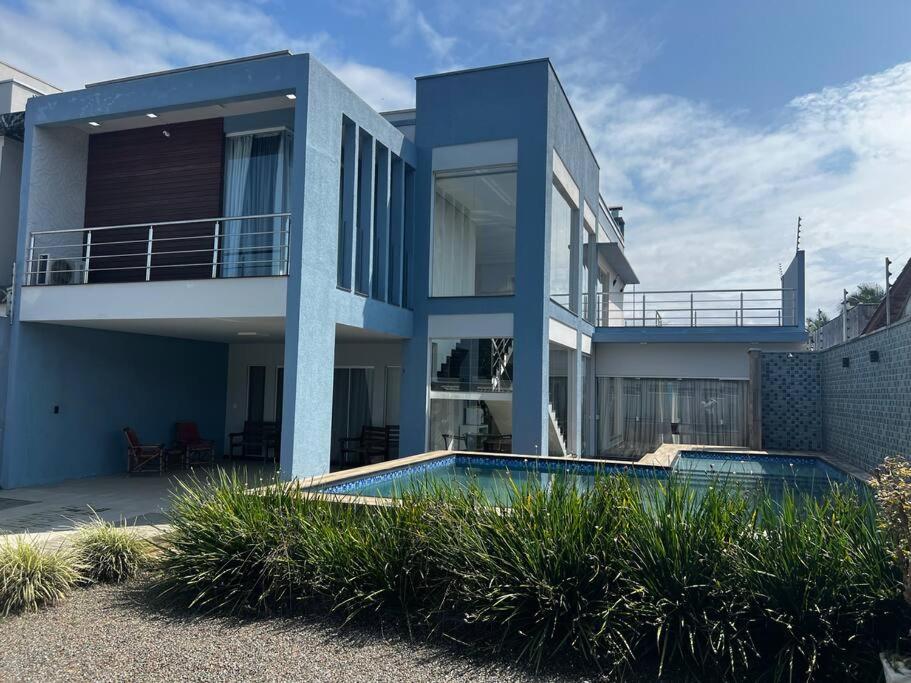 Casa Alto Padrão com Piscina