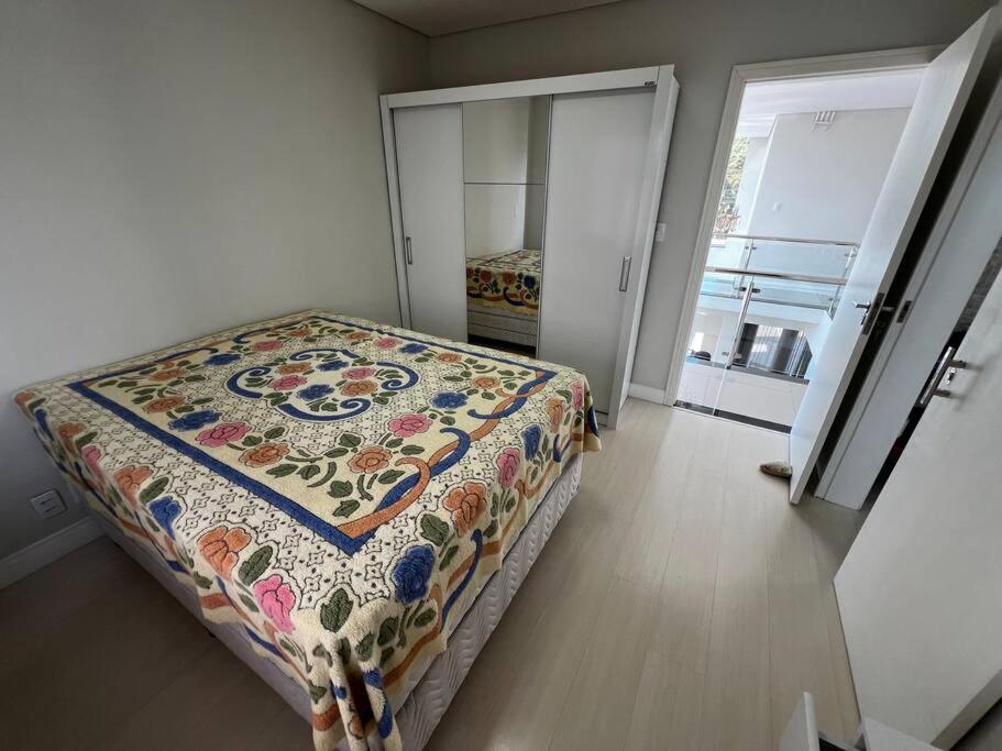 Casa Alto Padrão com Piscina