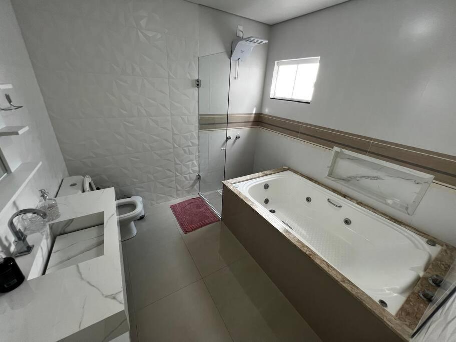 Casa Alto Padrão com Piscina