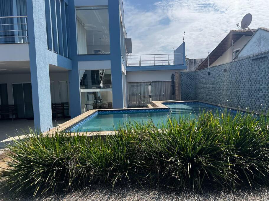 Casa Alto Padrão com Piscina
