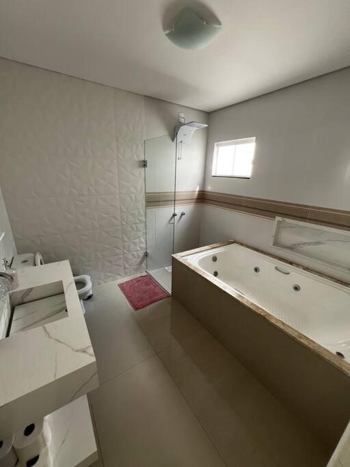 Casa Alto Padrão com Piscina