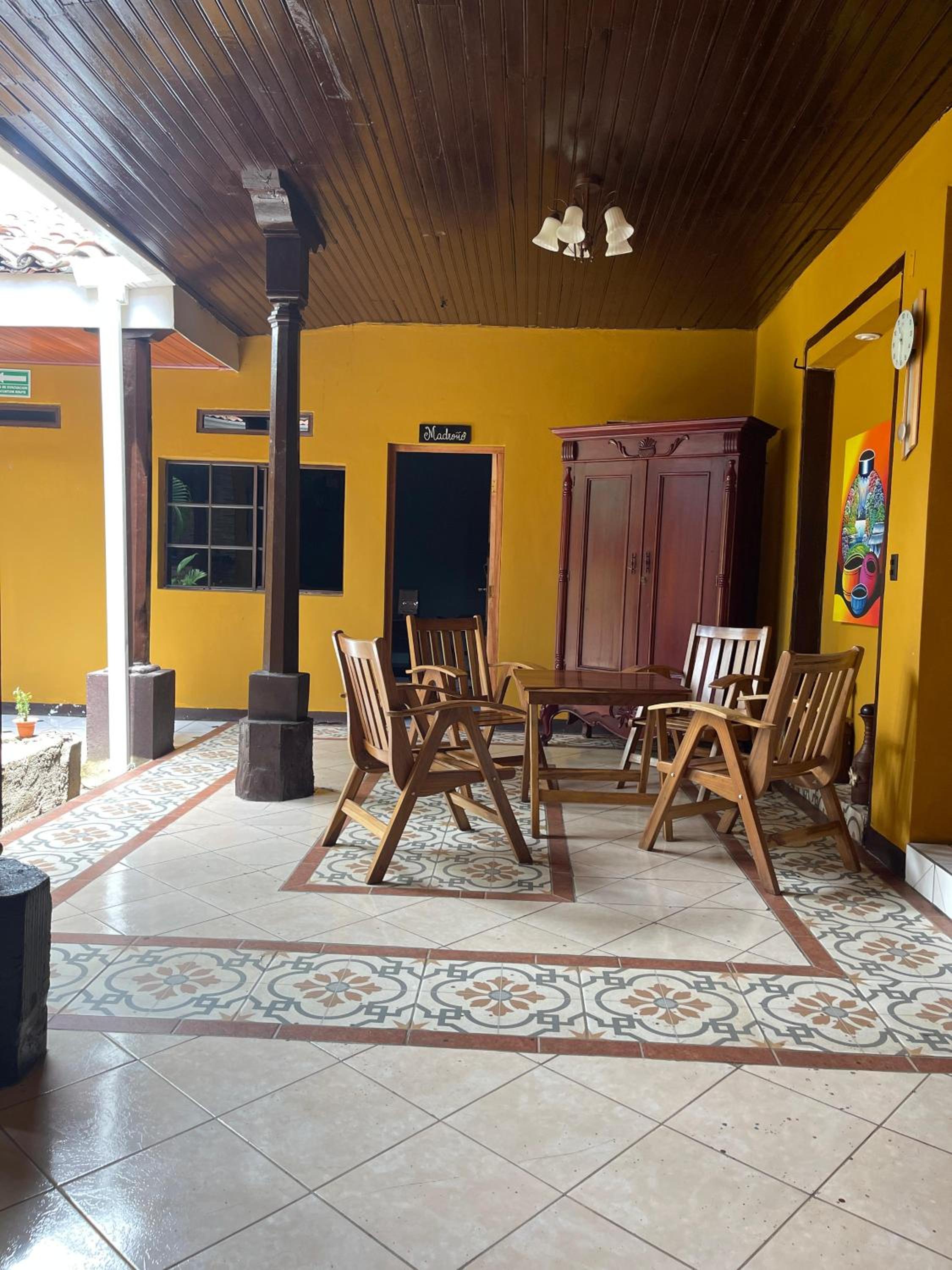 Madroño Hostel