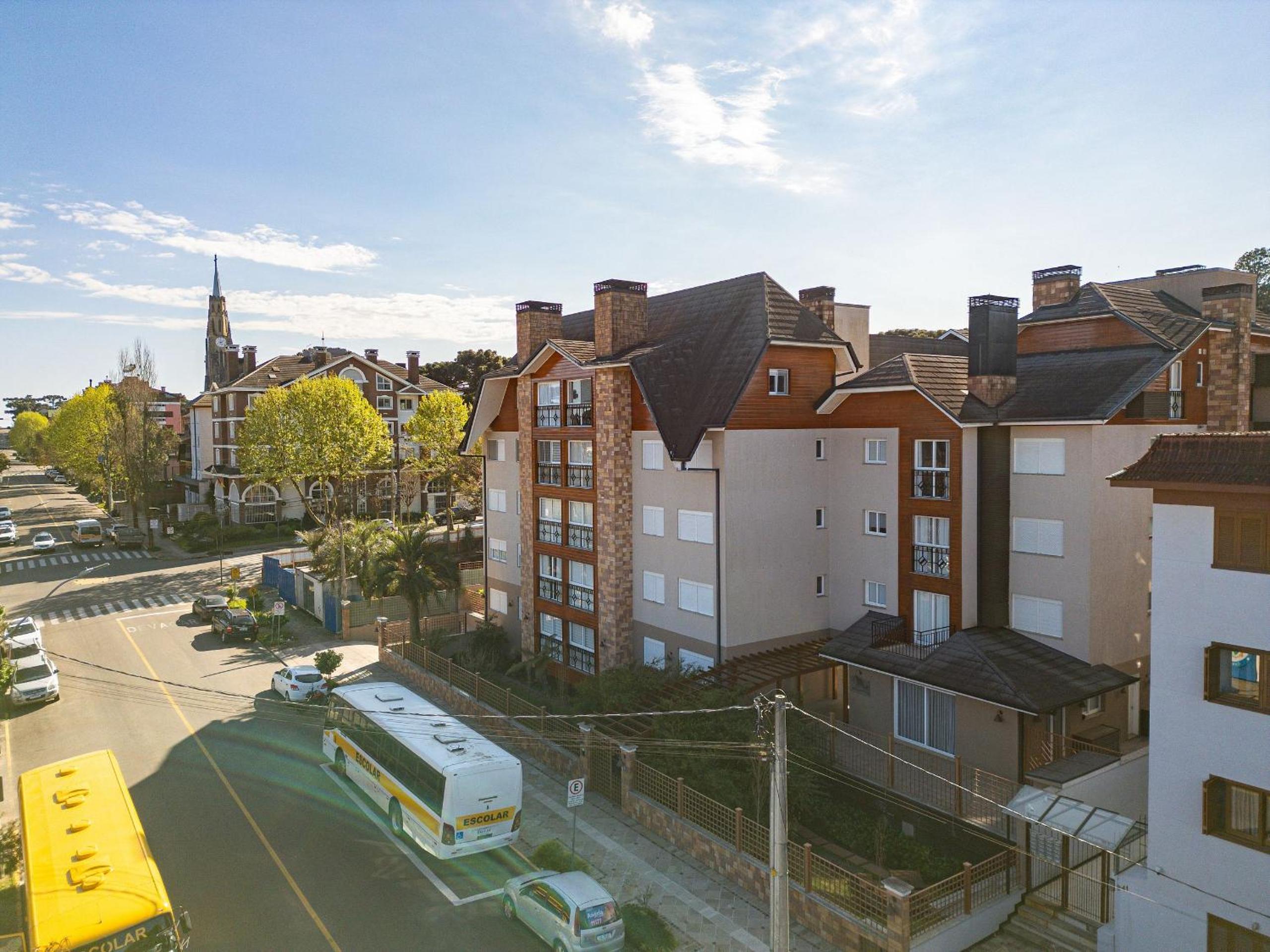 Villagio Del Venetto com ampla varanda by Achei
