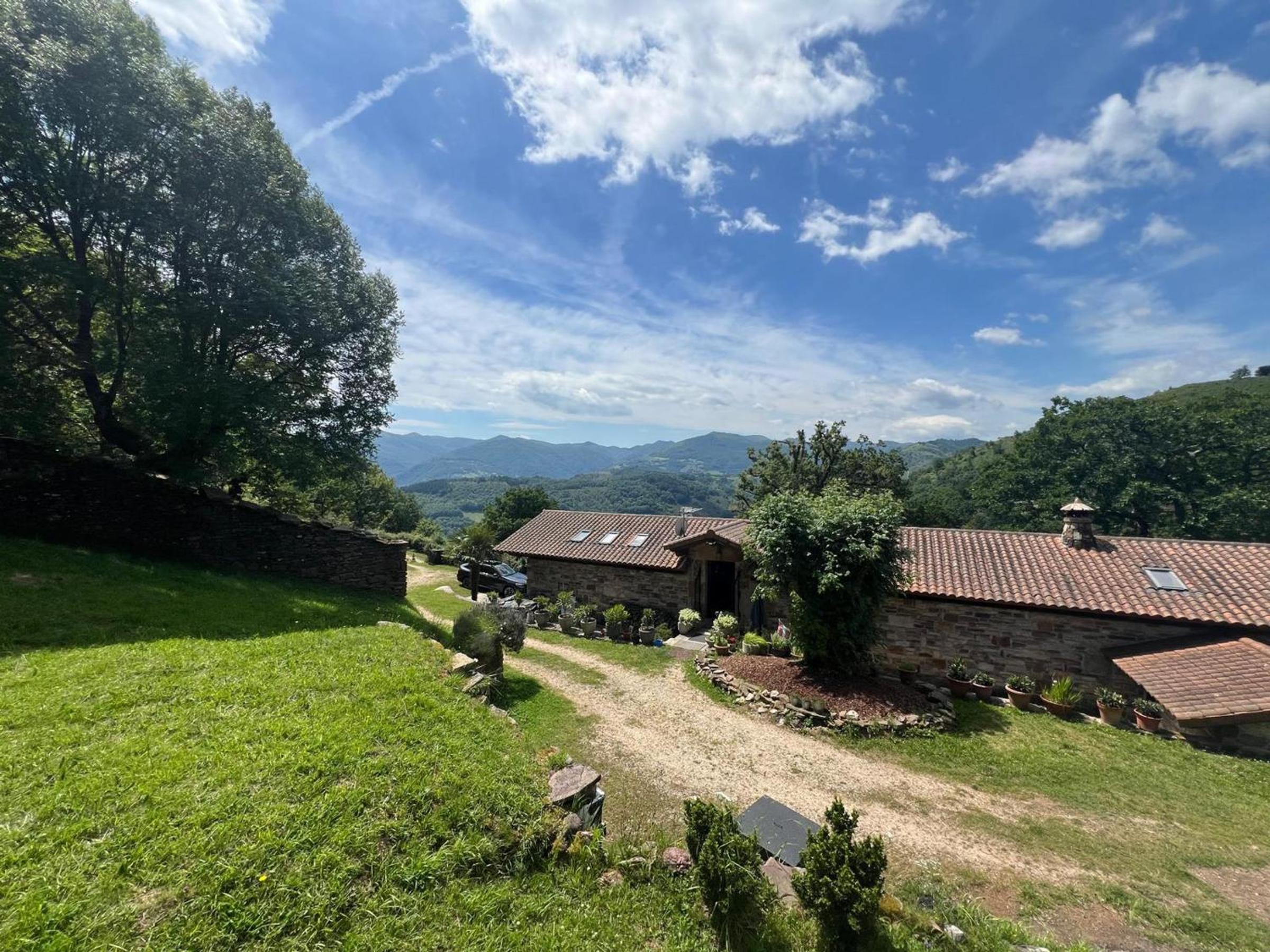 Magnifique bergerie basque pour 12 personnes avec grand terrain et balades à Elgorriaga - FR-1-239-1080 view 3