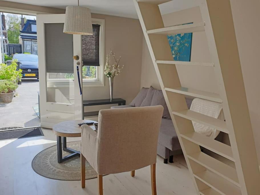 Garden house, Free parking