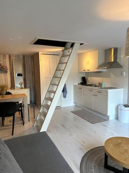 Garden house, Free parking