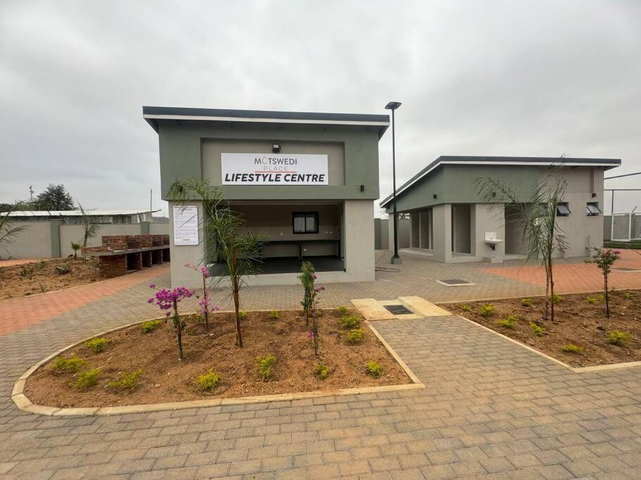 Motswedi Place Apartment N1