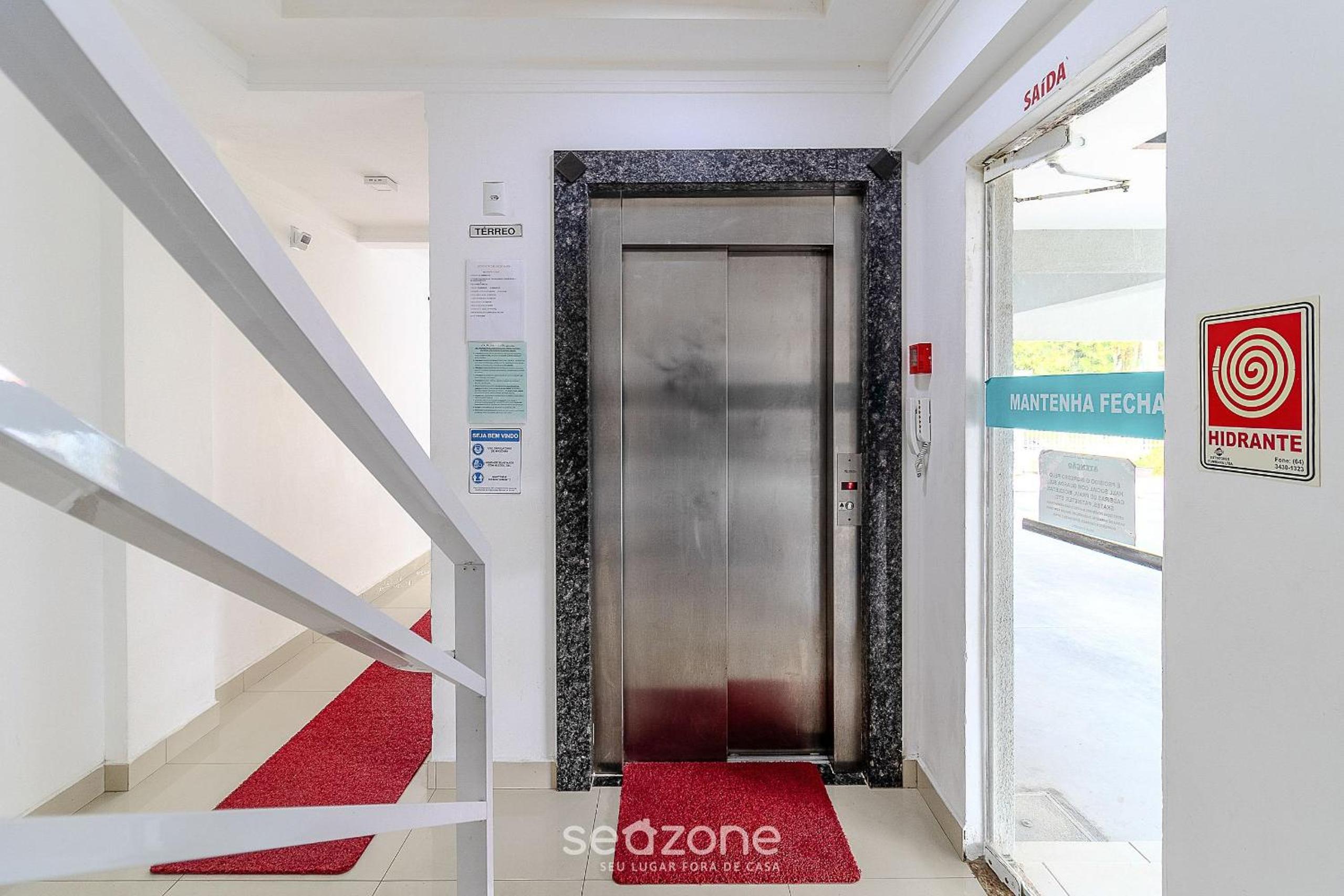 Apartamento a 500m Praia de Bombas EBJ302