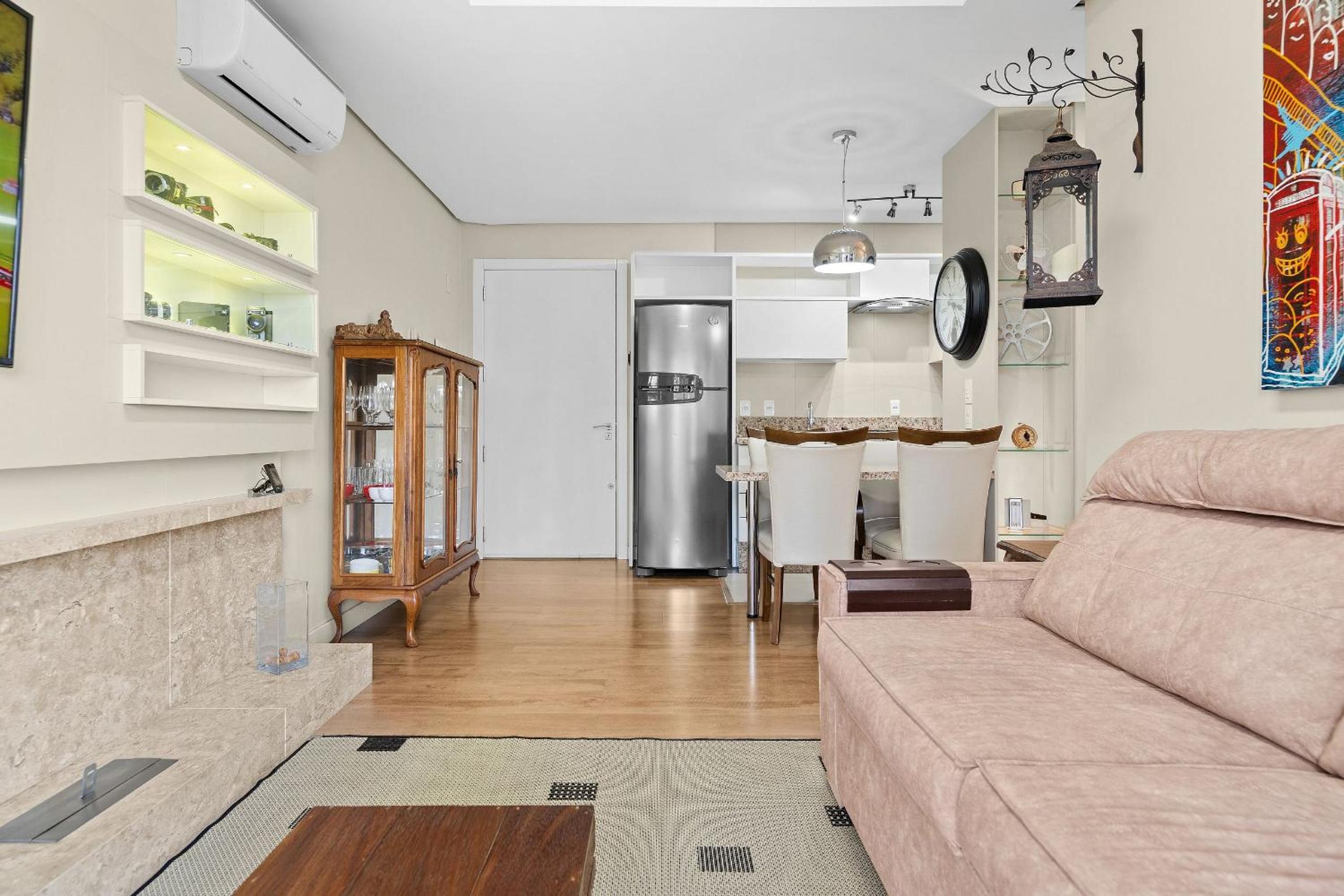 Loft com varanda p/ nascer do sol by Achei Gramado