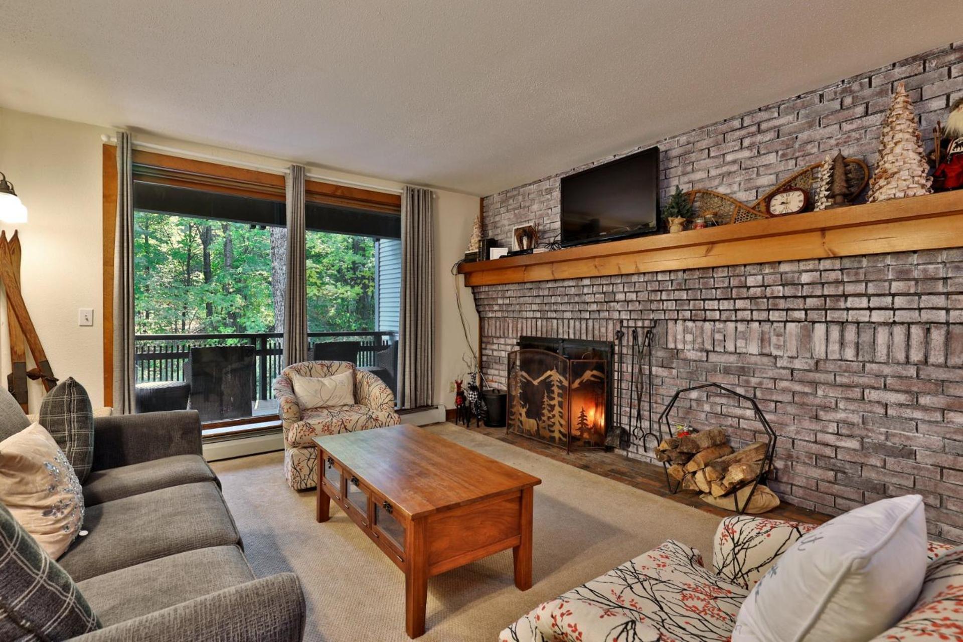 Sunrise Timberline M1- Cozy 2 BR Ski On Ski Off Condo