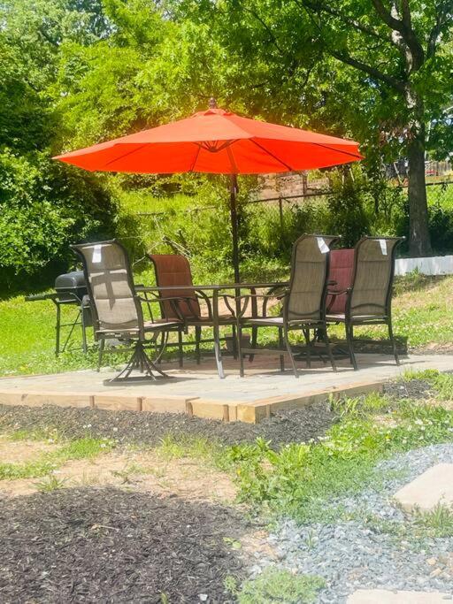 Private 5BR Near Stadium Sleeps 16 Parking