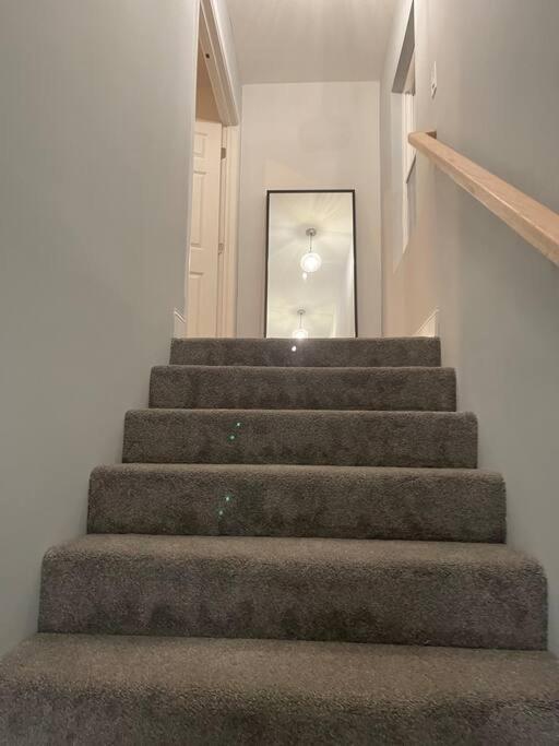 Private 5BR Near Stadium Sleeps 16 Parking