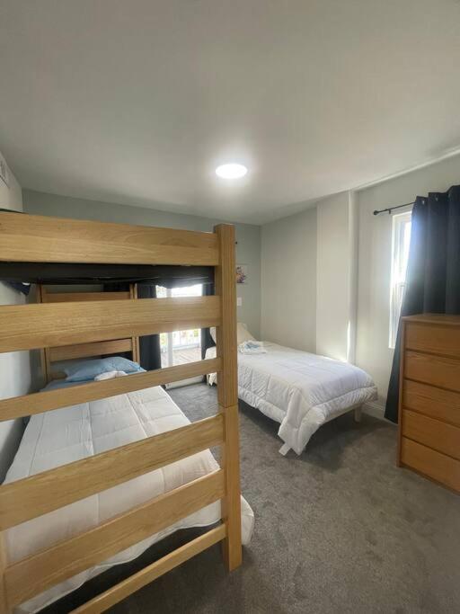 Private 5BR Near Stadium Sleeps 16 Parking