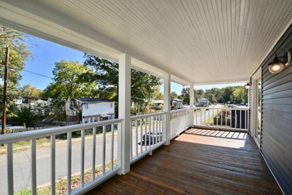 Private 5BR Near Stadium Sleeps 16 Parking