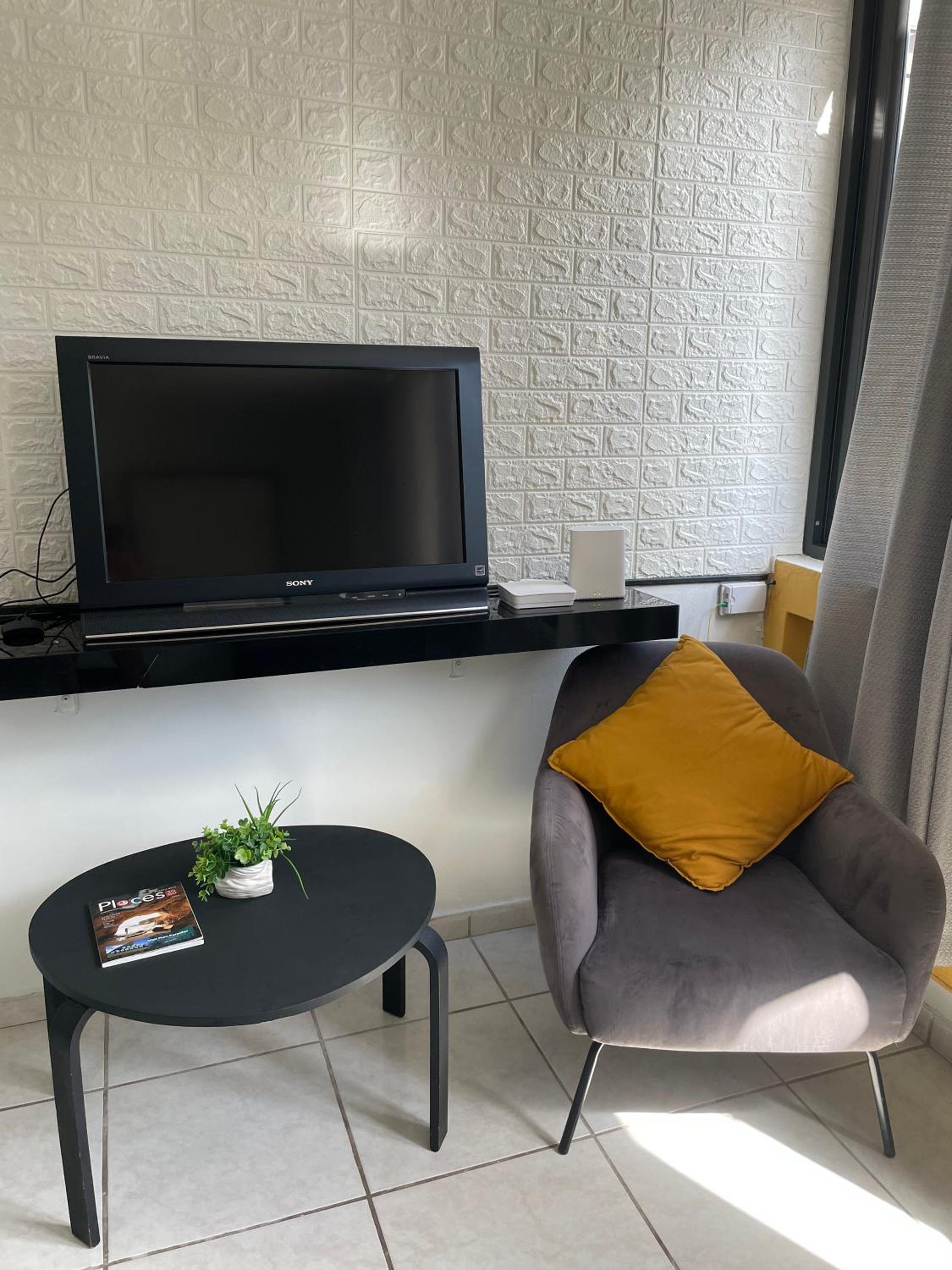 Studio with Parking, Wifi, Pool, Steps to the beach view 5