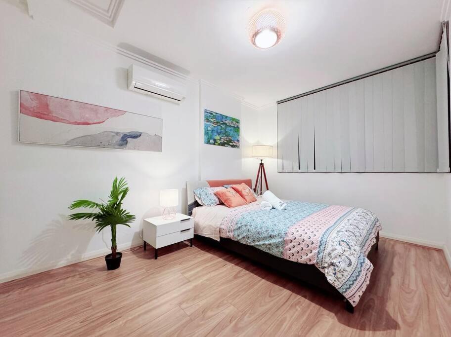 Entire Modern Apt &Near Station&Private Parking
