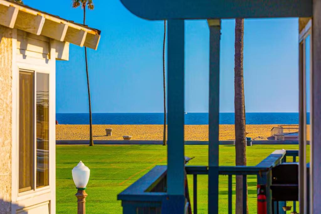 Balboa Peninsula Hidden Gem with Private Balcony & Stunning Views