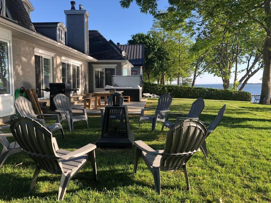 Spacious Lakefront Champlain lake with SPA