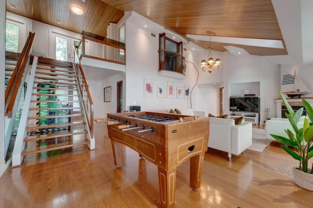Spacious Lakefront Champlain lake with SPA
