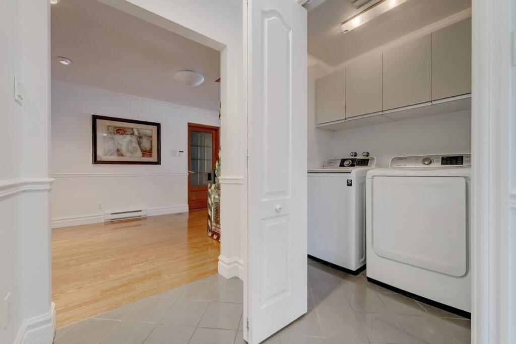 Spacious Lakefront Champlain lake with SPA