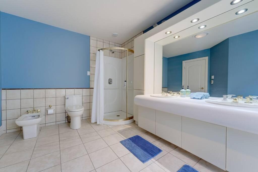Spacious Lakefront Champlain lake with SPA