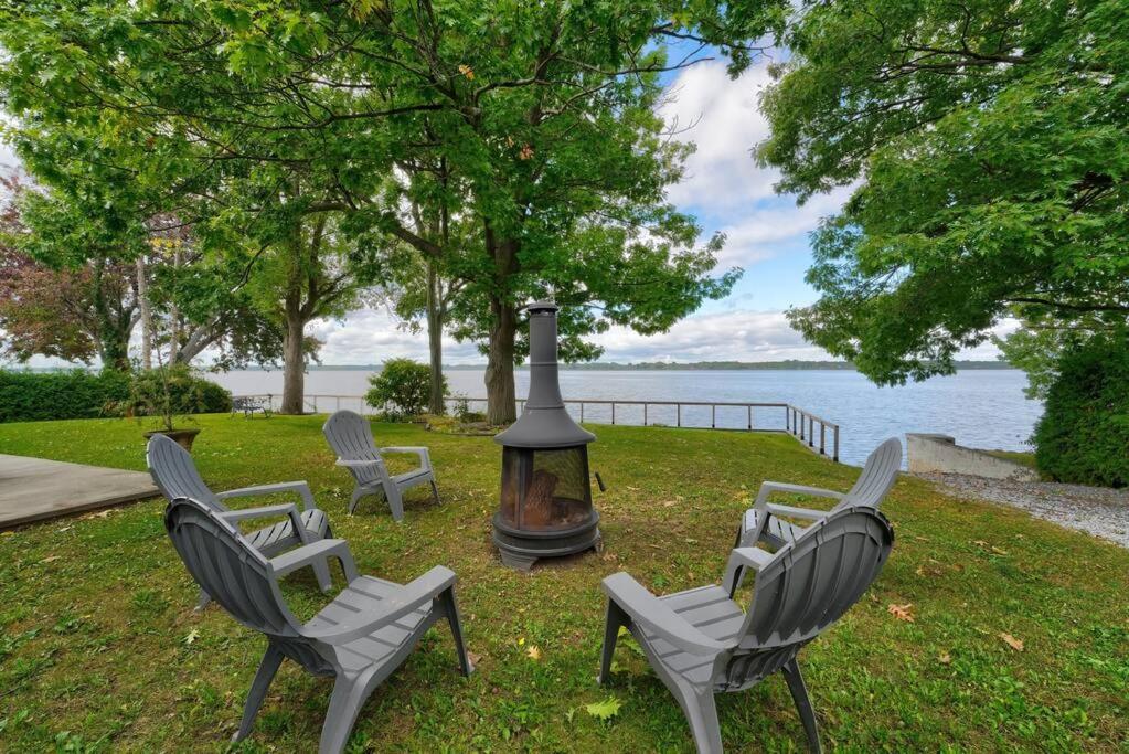 Spacious Lakefront Champlain lake with SPA