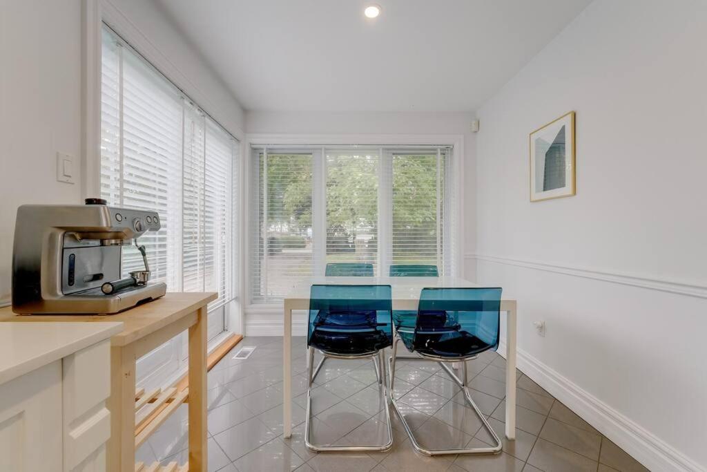 Spacious Lakefront Champlain lake with SPA