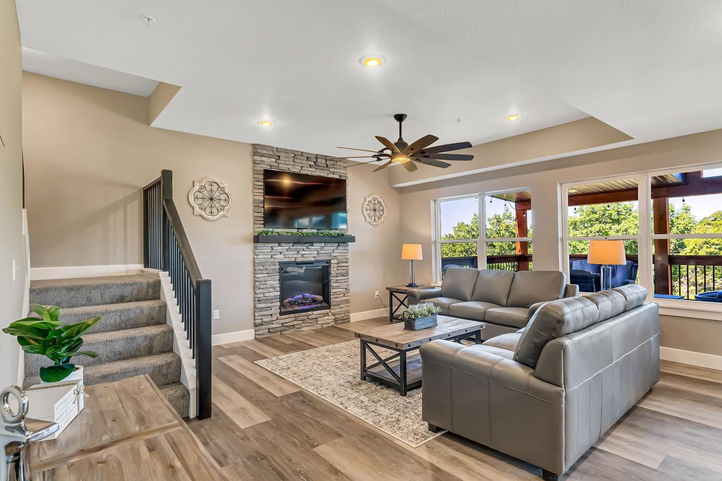 Hook Wine & Sinker home view 3