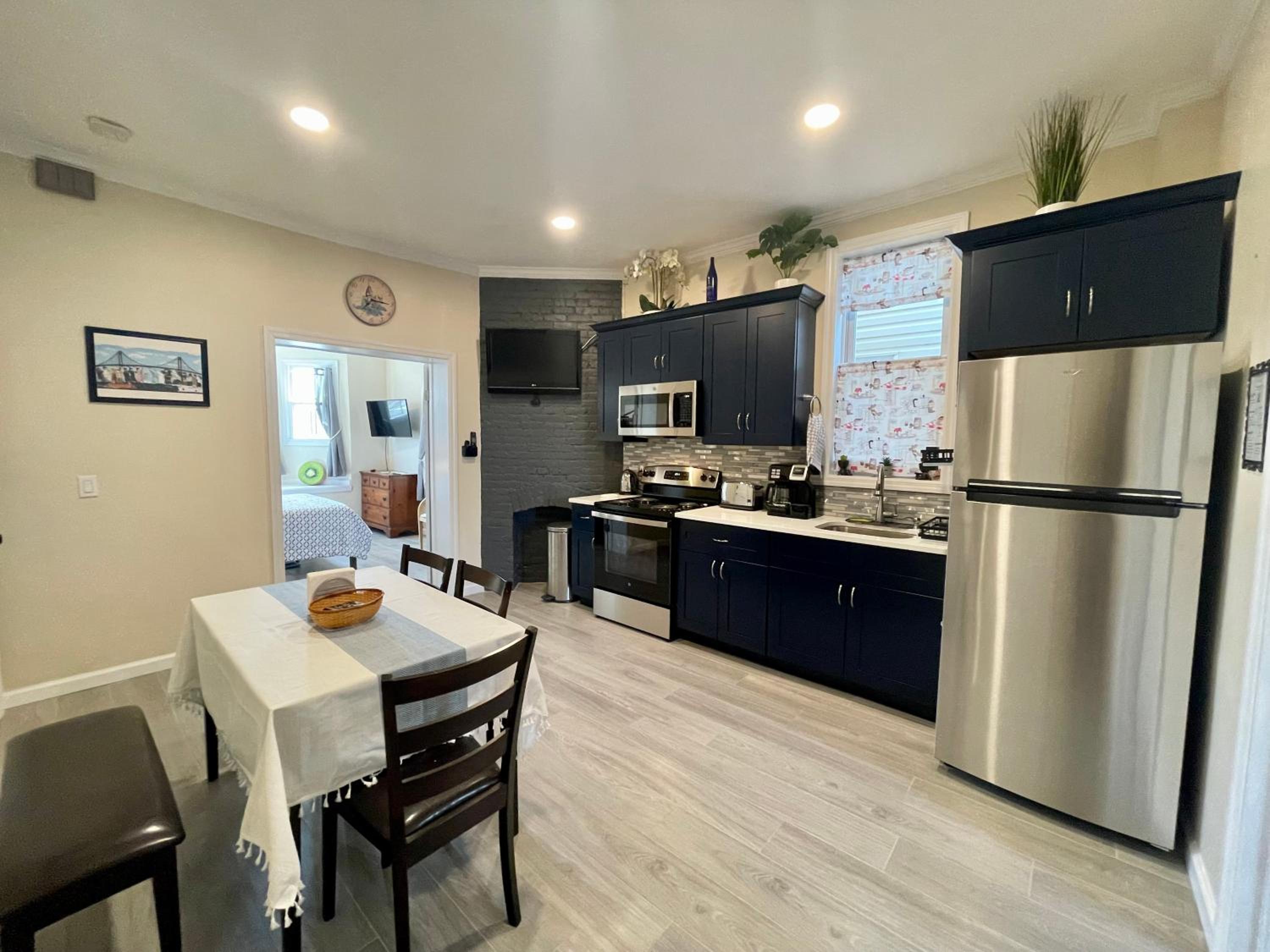 Miscellaneous Market Vacations - New York City Private Bedroom Near Free Ferry Boat! - Property Image 2