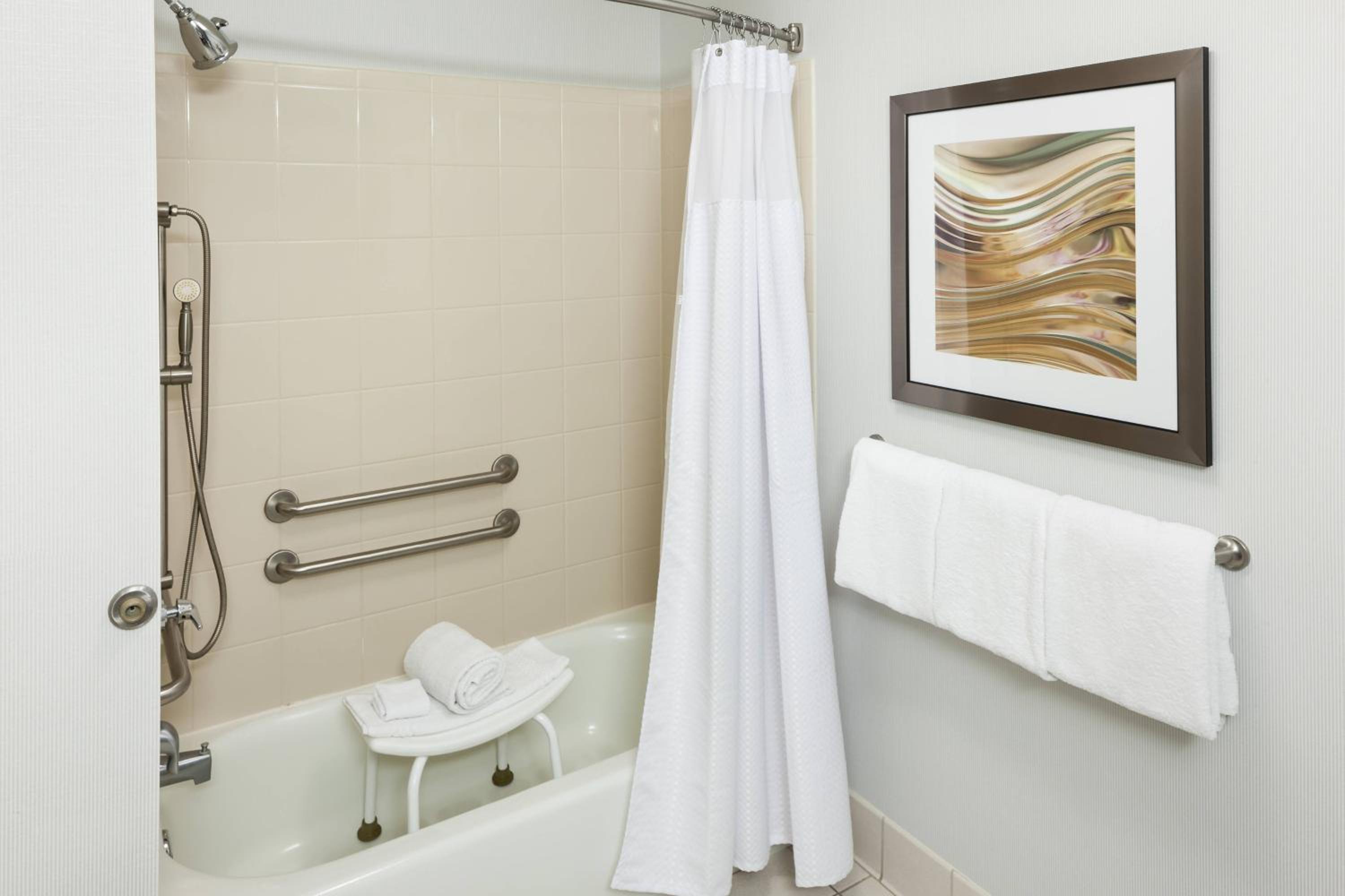 Hattiesburg Vacations - Courtyard by Marriott Hattiesburg - Property Image 3