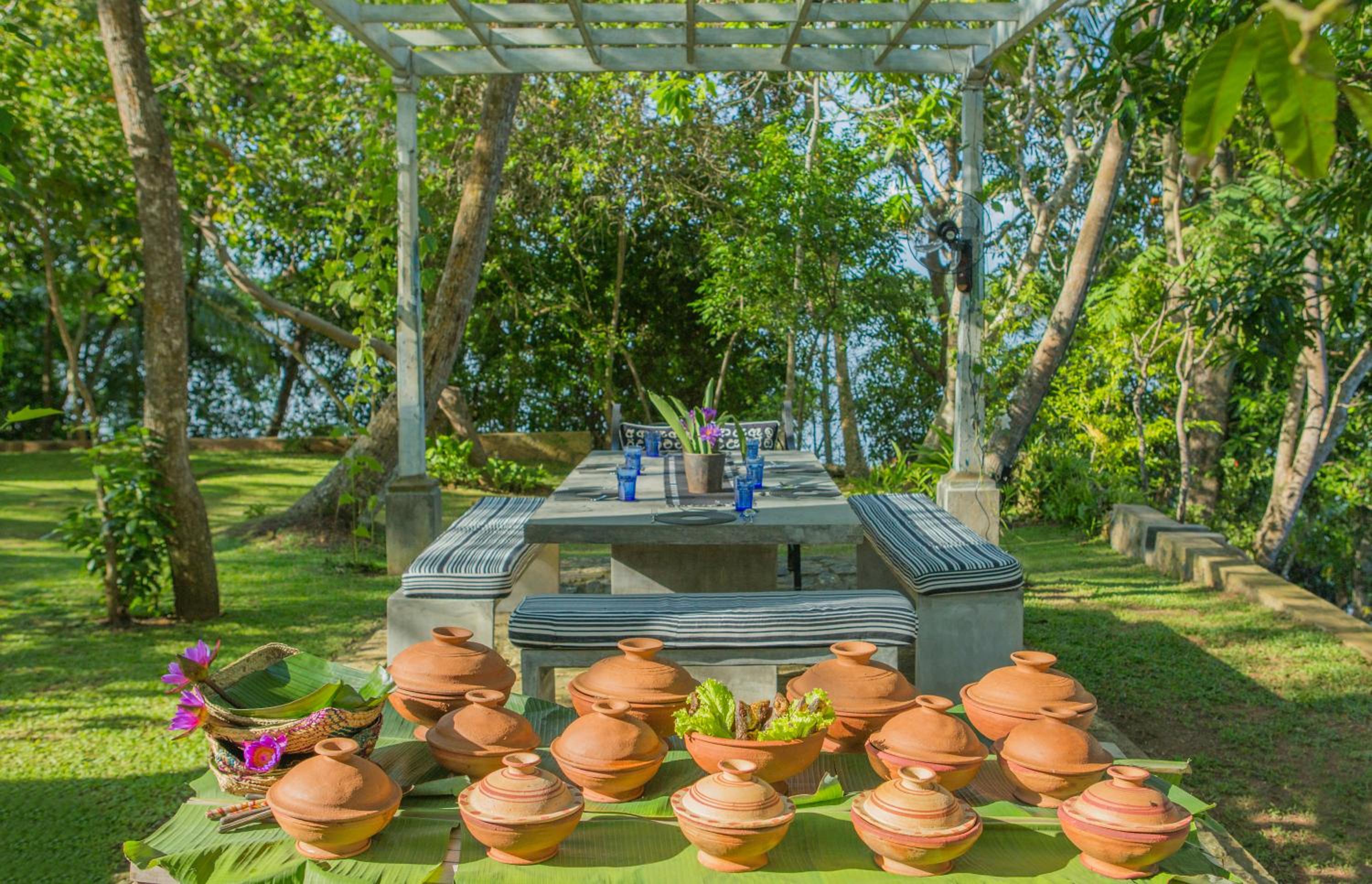 MO River House Luxury Villa