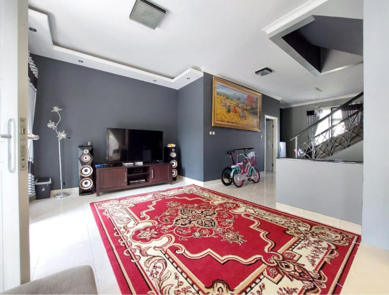 Villa puncak bogor at kota bunga with privat pool view 4
