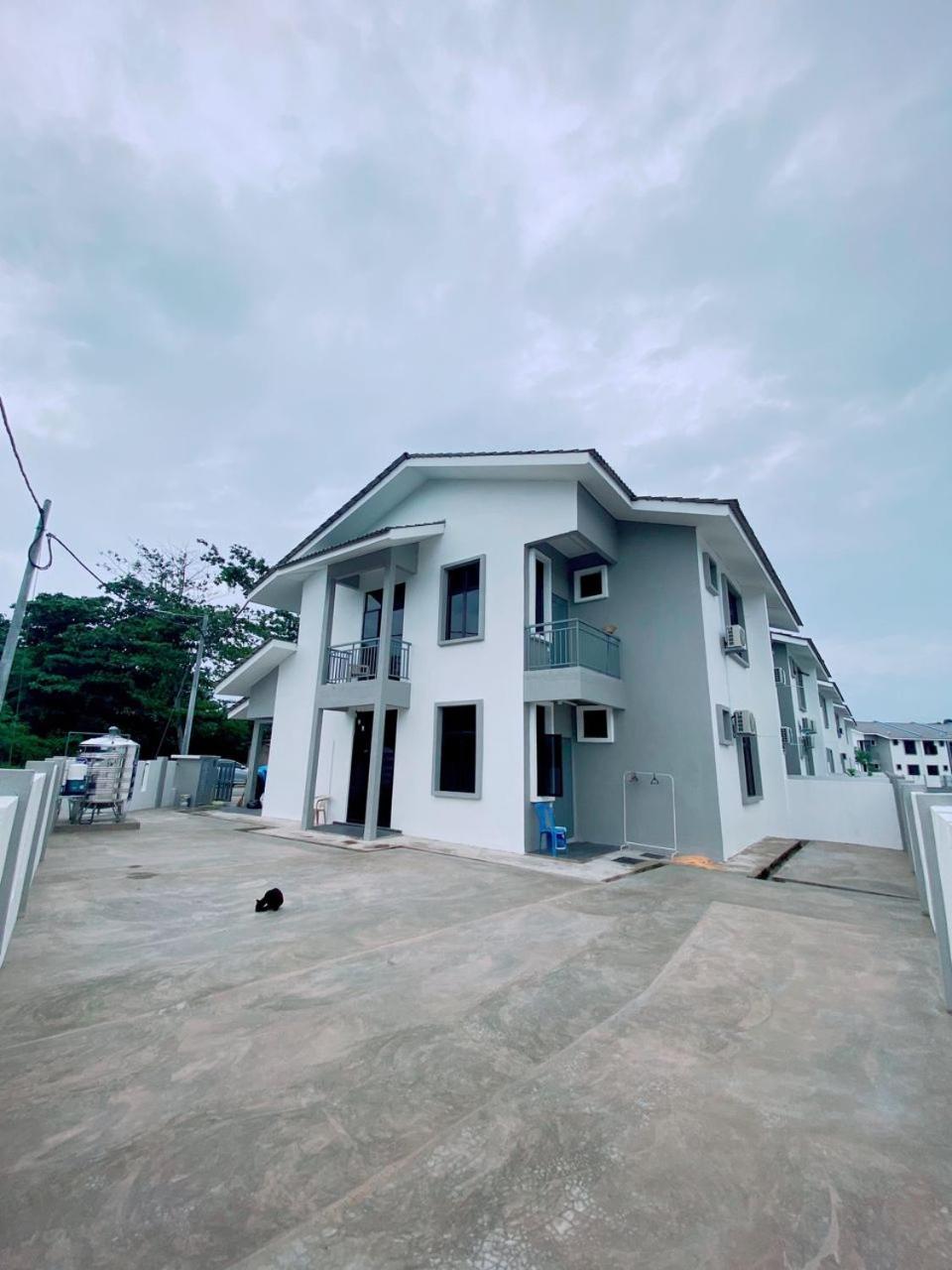 HELLOKITTY HOUSE- Unit 4 photo 1