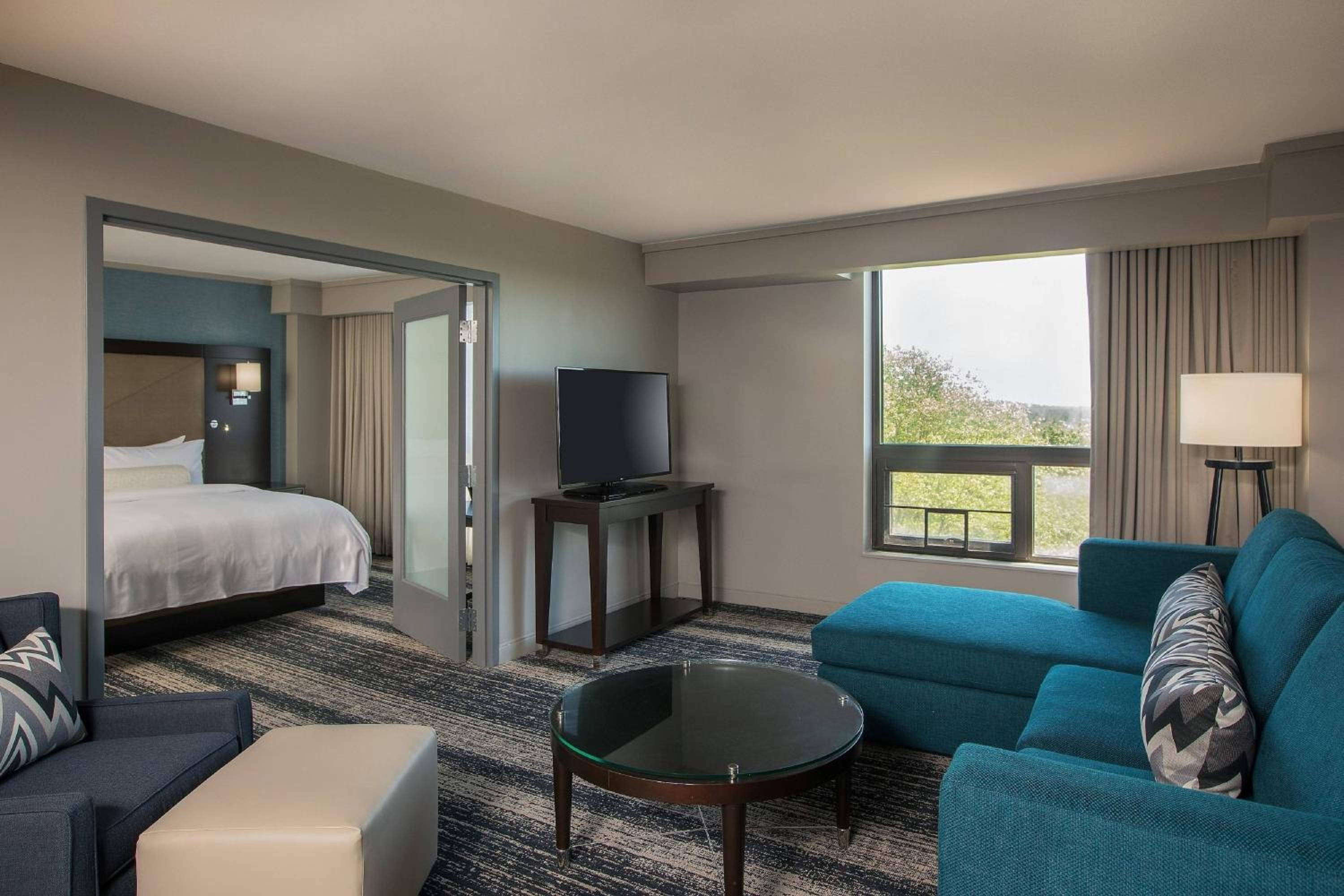 Burlington Vacations - Boston Marriott Burlington - Property Image 26
