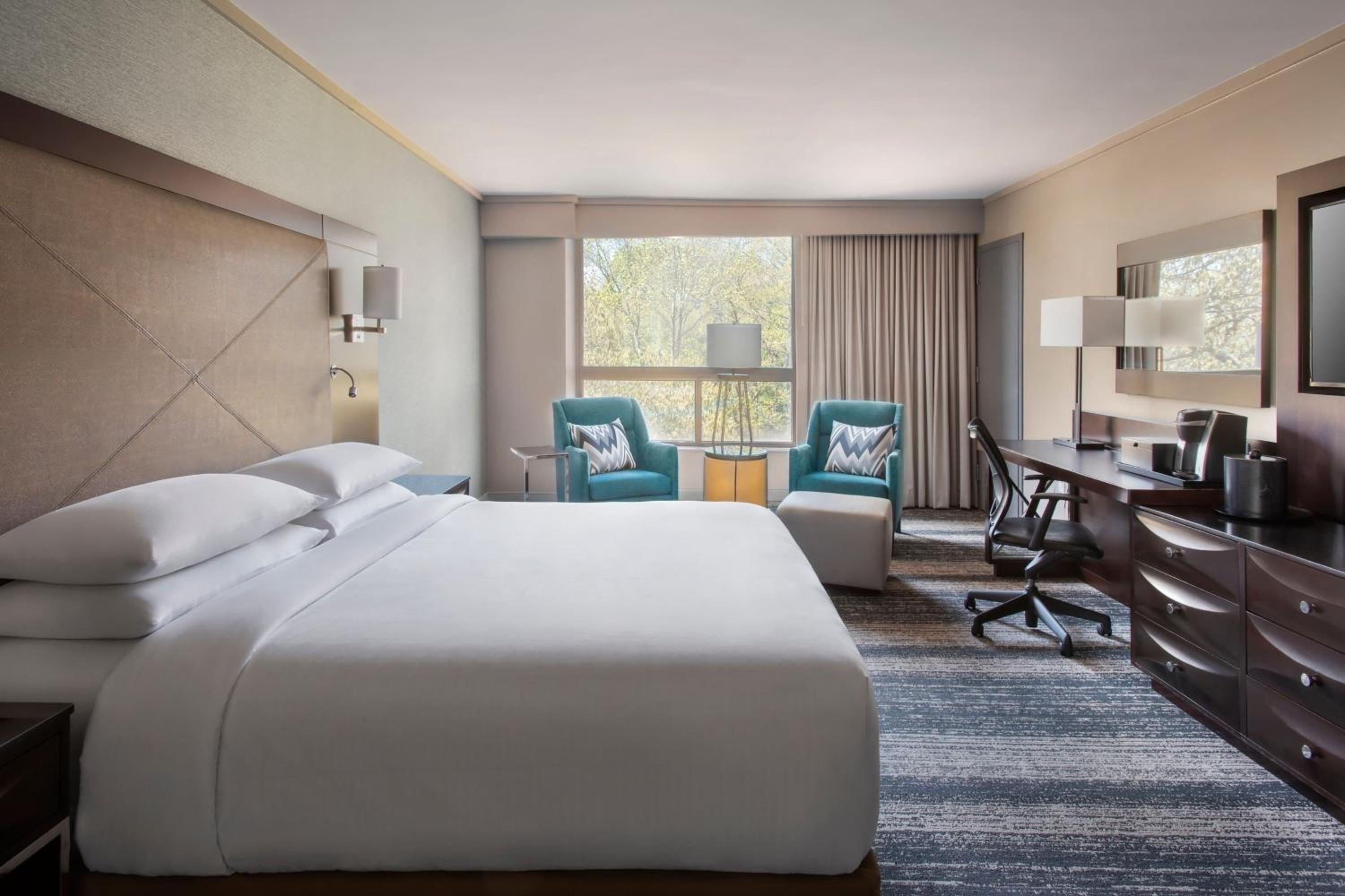 Burlington Vacations - Boston Marriott Burlington - Property Image 13